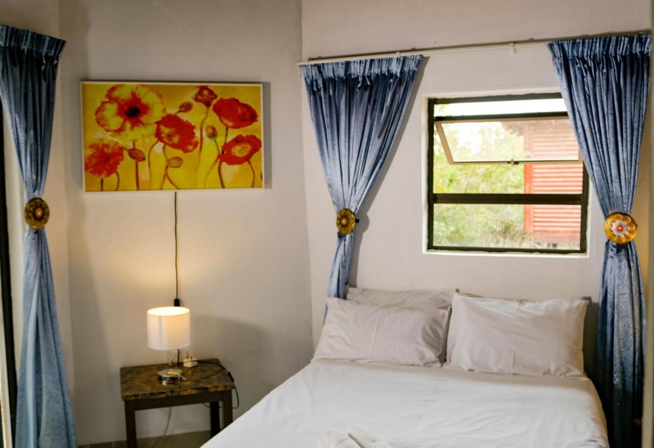 Nanisto Bush Lodge Marloth Park Ngoại thất bức ảnh