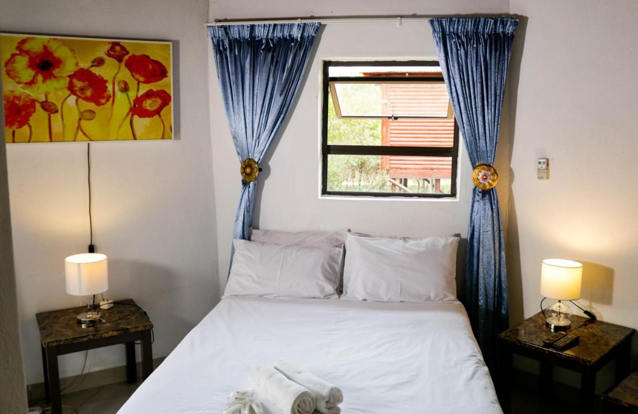 Nanisto Bush Lodge Marloth Park Ngoại thất bức ảnh
